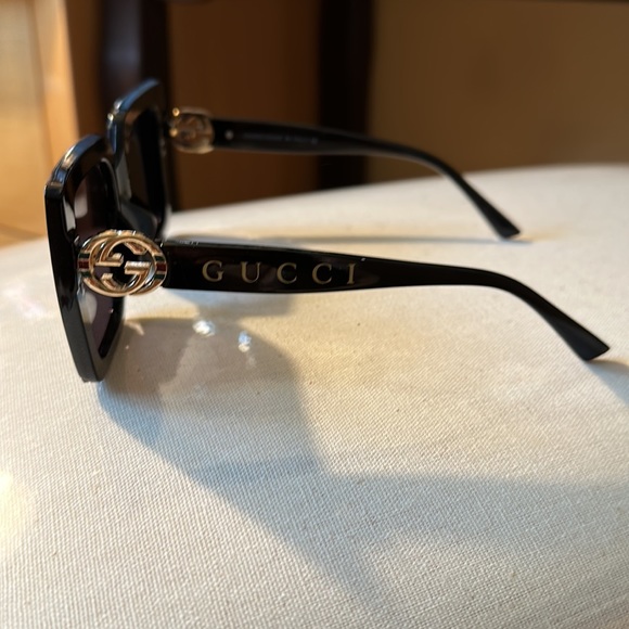 Gucci Sunglasses - Picture 3 of 4